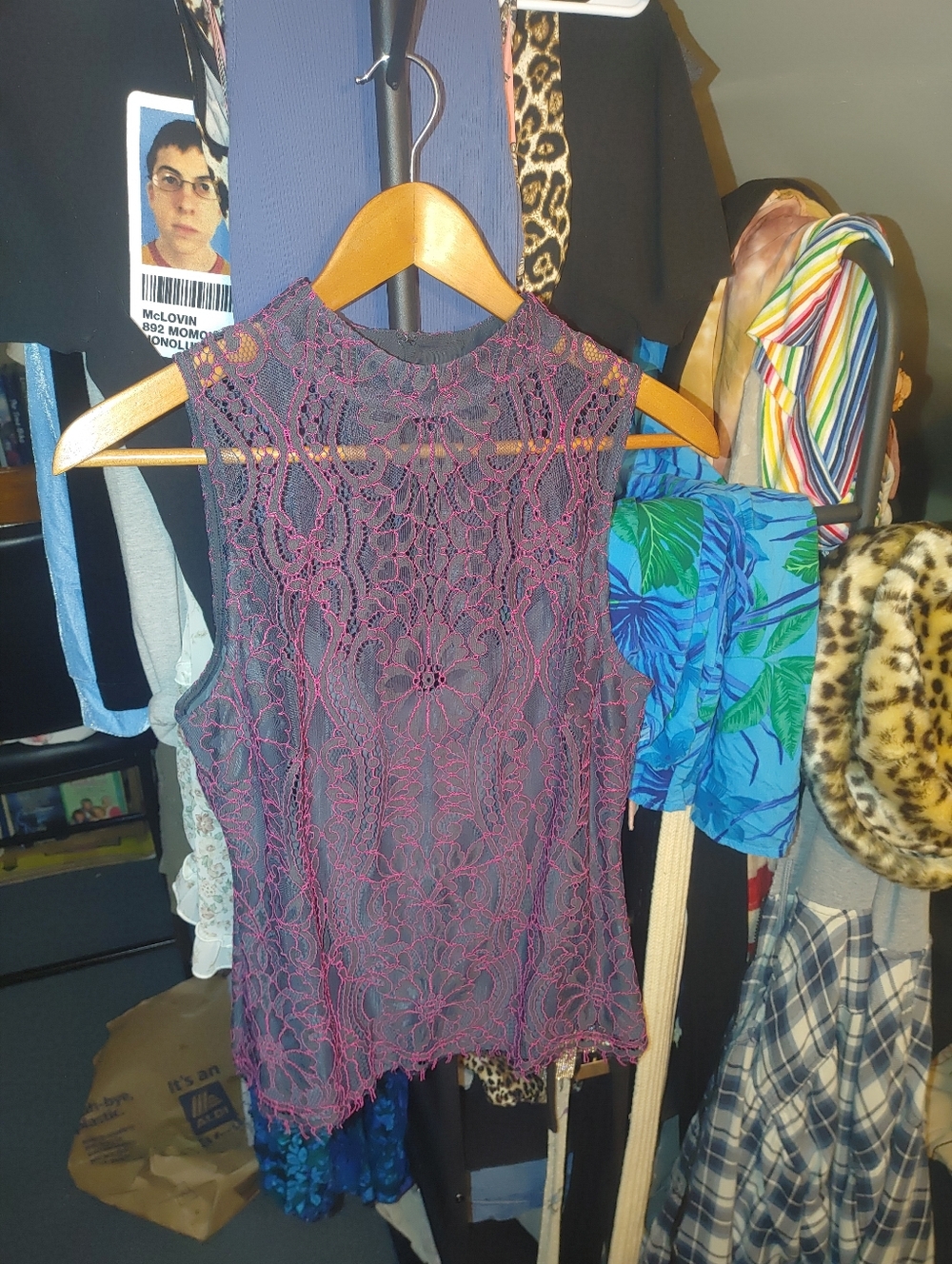 Sleeveless Lace Shell Top in Burgundy